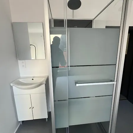 아파트 Rive Gauche 39 J Centre - Gare - Aeroport 샤를루아