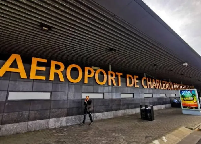 Rive Gauche 39 J Centre - Gare - Aeroport * شارلروا